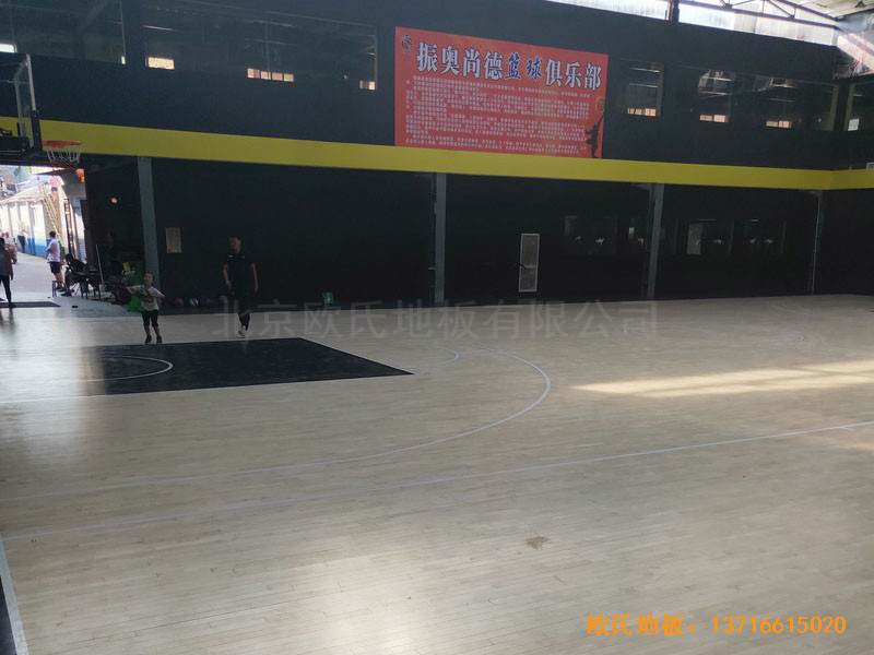 南陽驕陽體育籃球俱樂部體育地板鋪裝案例2