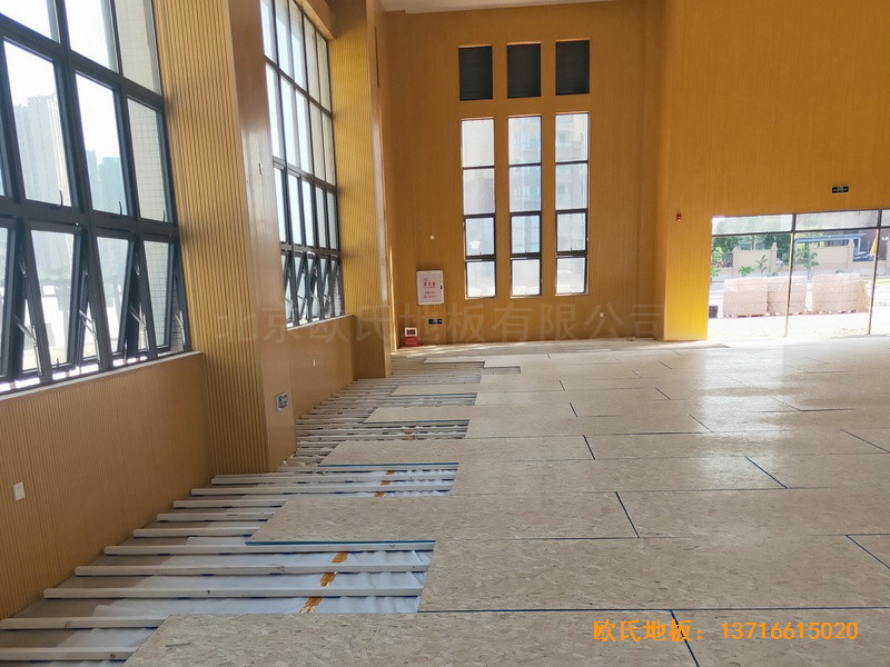 廣東珠海白藤東小學籃球館體育地板鋪設案例1