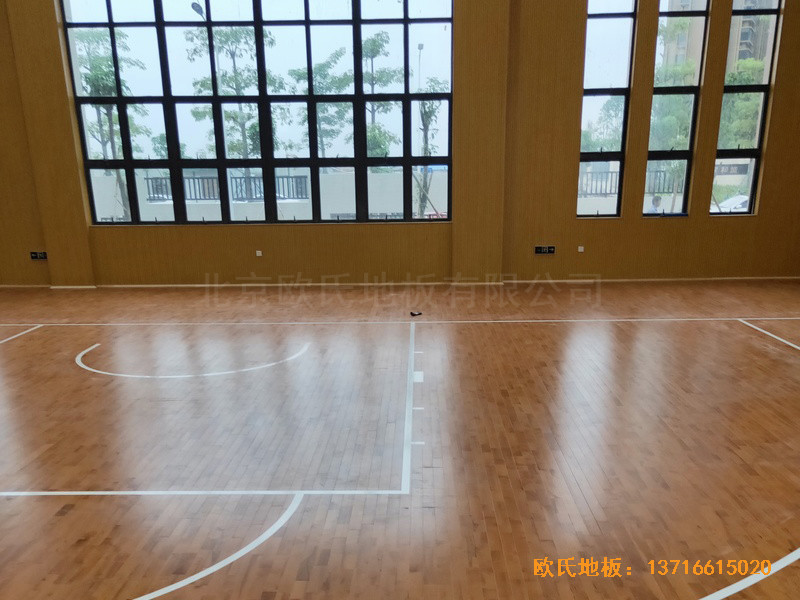 廣東珠海白藤東小學籃球館體育地板鋪設案例4