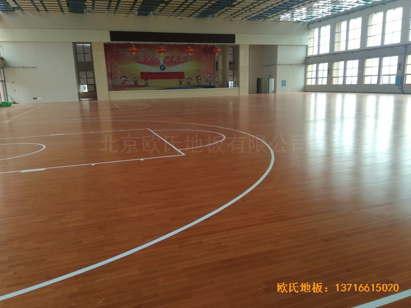 湖南岳麓南雅湘江中學(xué)籃球館體育地板施工案例4