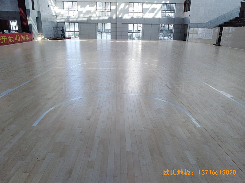 湖南衡陽生物環境技術學院籃球館運動地板鋪設案例0