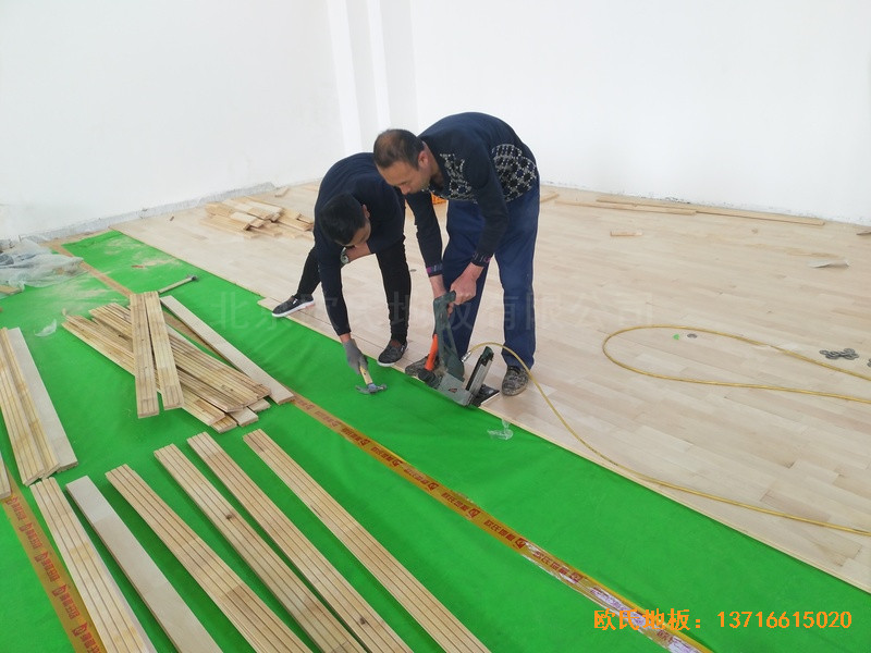南京浦口黨校籃球館運動地板施工案例2