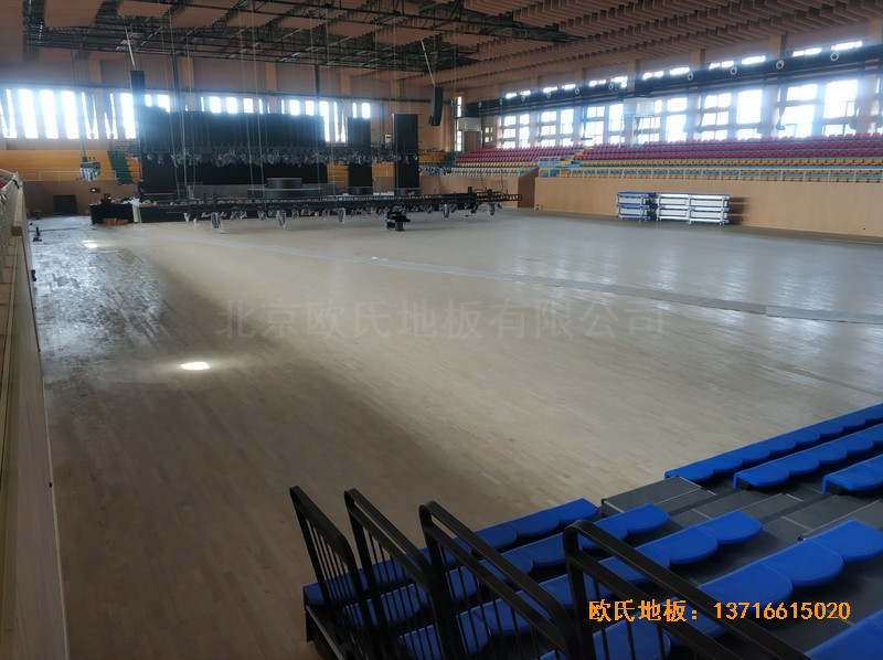 寶雞職業技術學院體育館運動地板鋪裝案例4